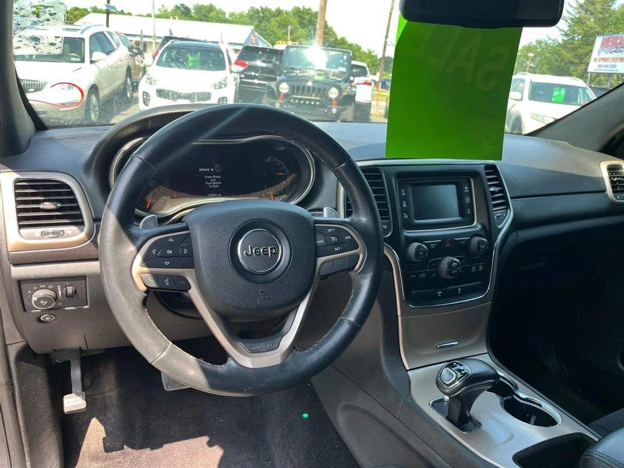 Jeep Grand Cherokee Laredo 4WD 2015