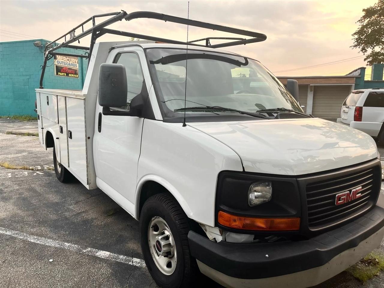 GMC Savana G3500 139 in. 2015