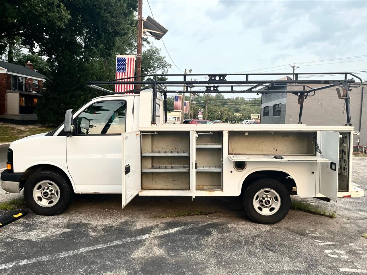 GMC Savana G3500 139 in. 2015