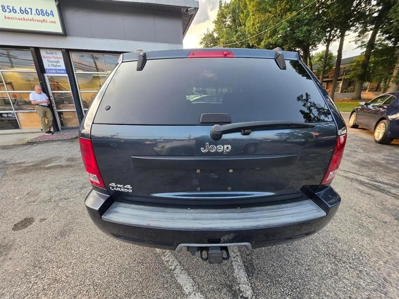 Jeep Grand Cherokee Laredo 4WD 2010