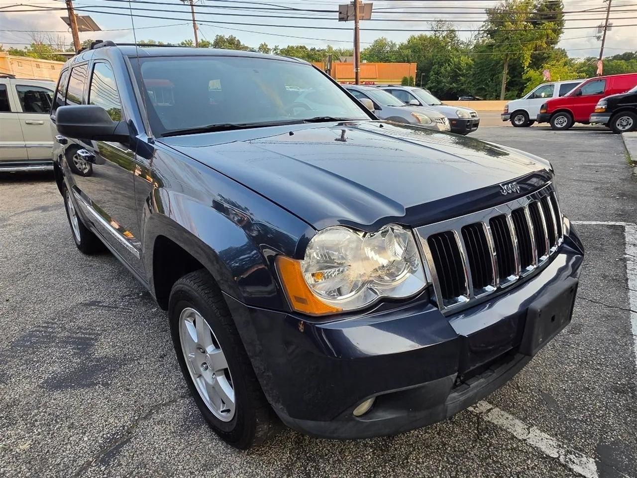 Jeep Grand Cherokee Laredo 4WD 2010