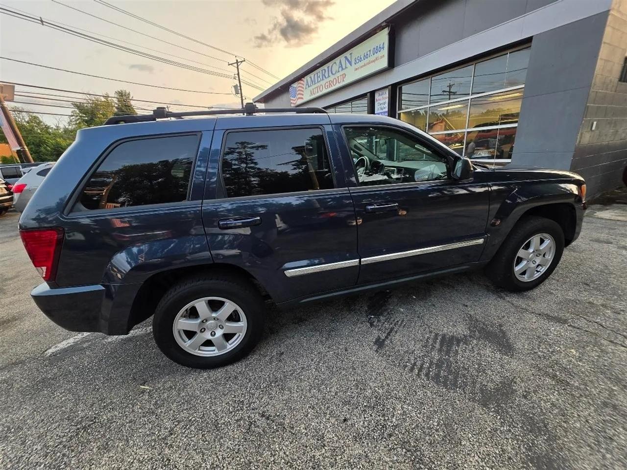 Jeep Grand Cherokee Laredo 4WD 2010