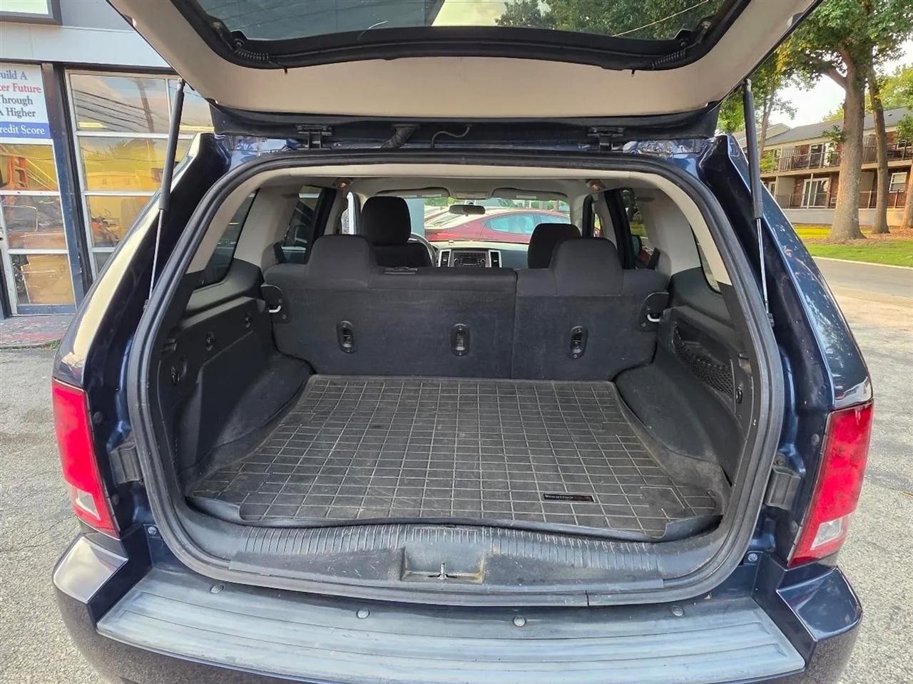 Jeep Grand Cherokee Laredo 4WD 2010