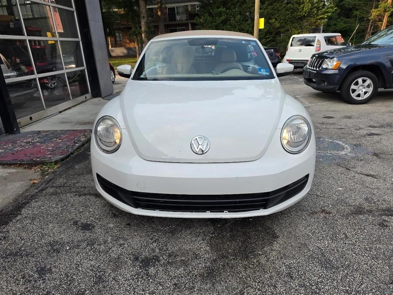 Volkswagen Beetle 2.5L Convertible 2014