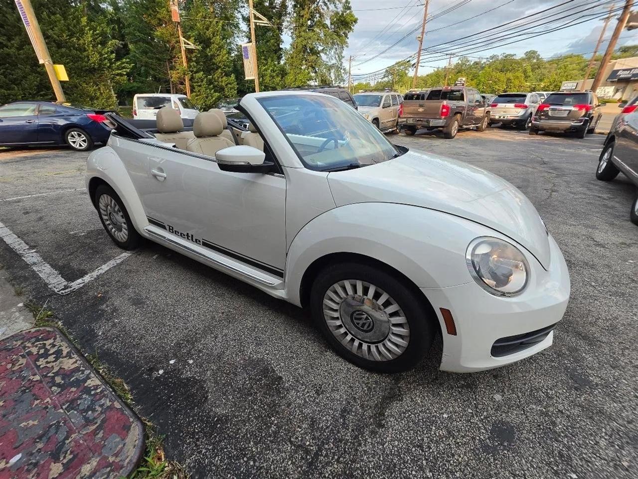 Volkswagen Beetle 2.5L Convertible 2014
