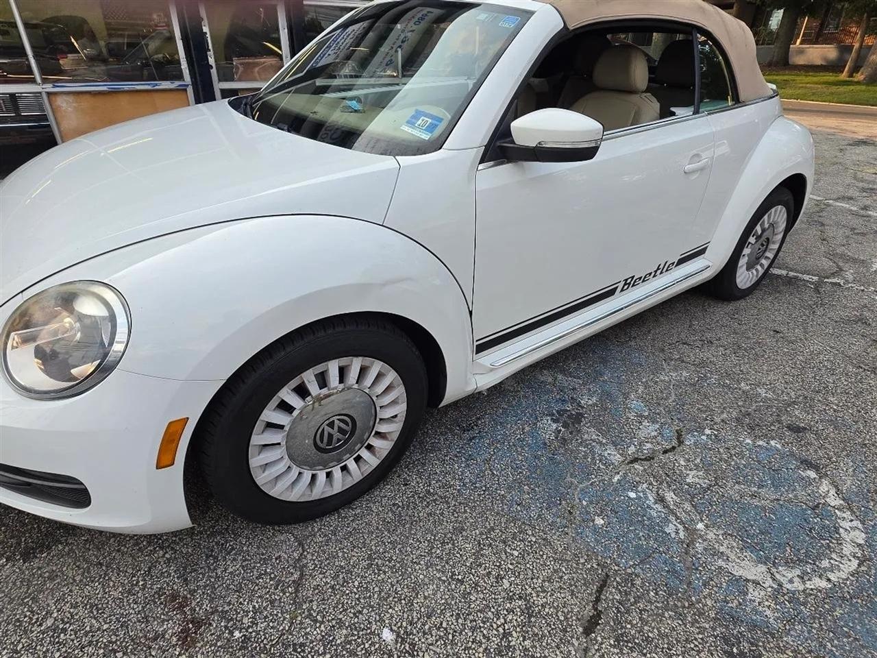 Volkswagen Beetle 2.5L Convertible 2014