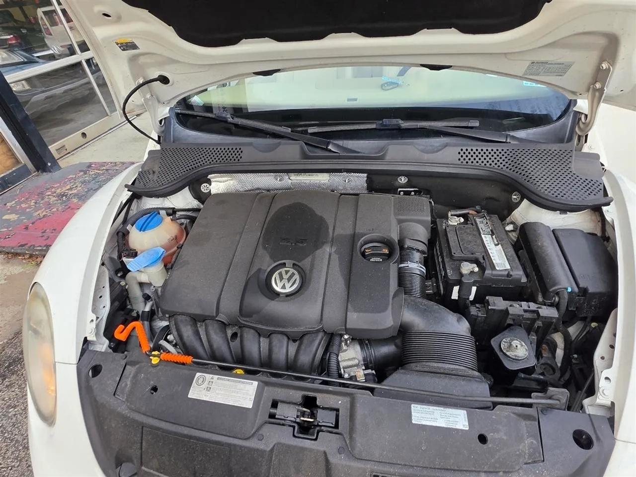 Volkswagen Beetle 2.5L Convertible 2014