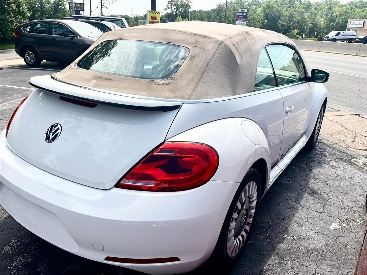 Volkswagen Beetle 2.5L Convertible 2014