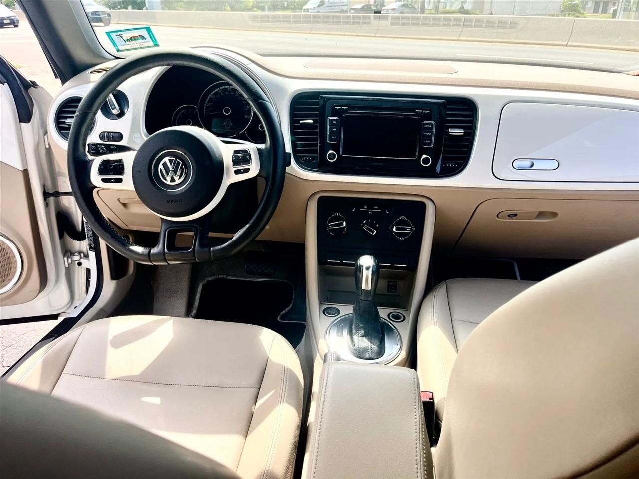 Volkswagen Beetle 2.5L Convertible 2014