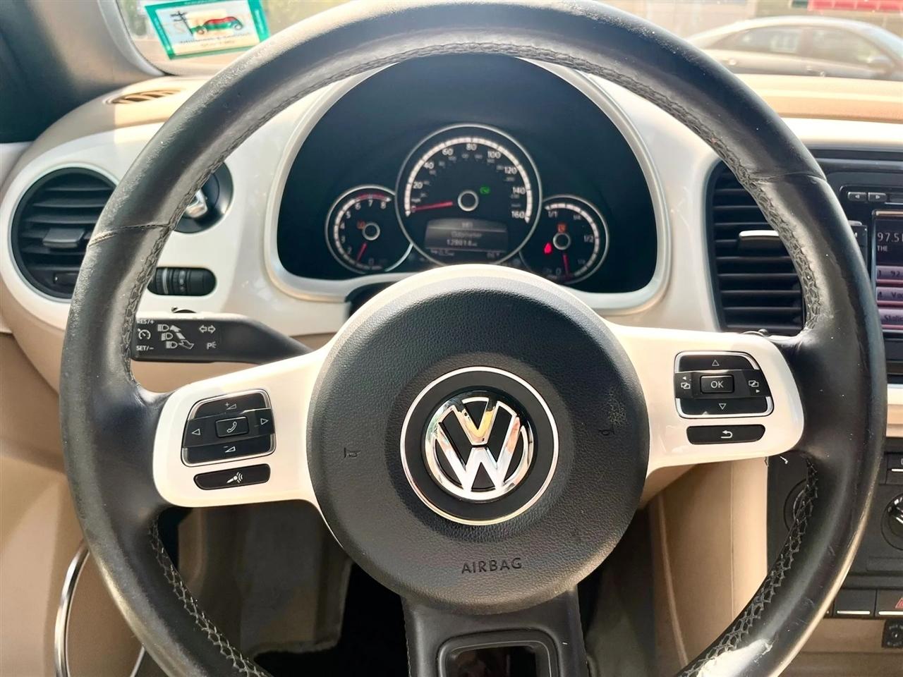Volkswagen Beetle 2.5L Convertible 2014