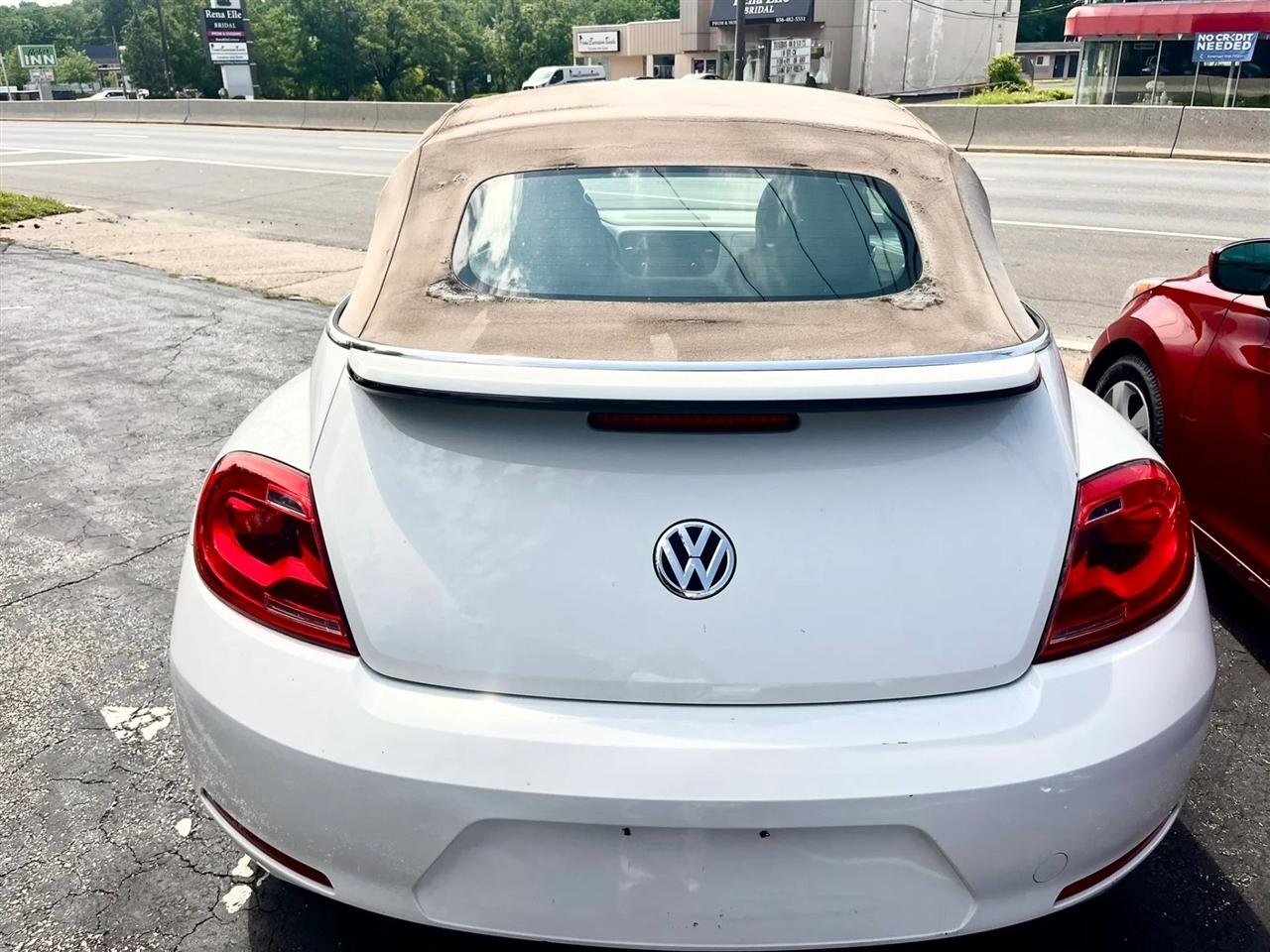 Volkswagen Beetle 2.5L Convertible 2014