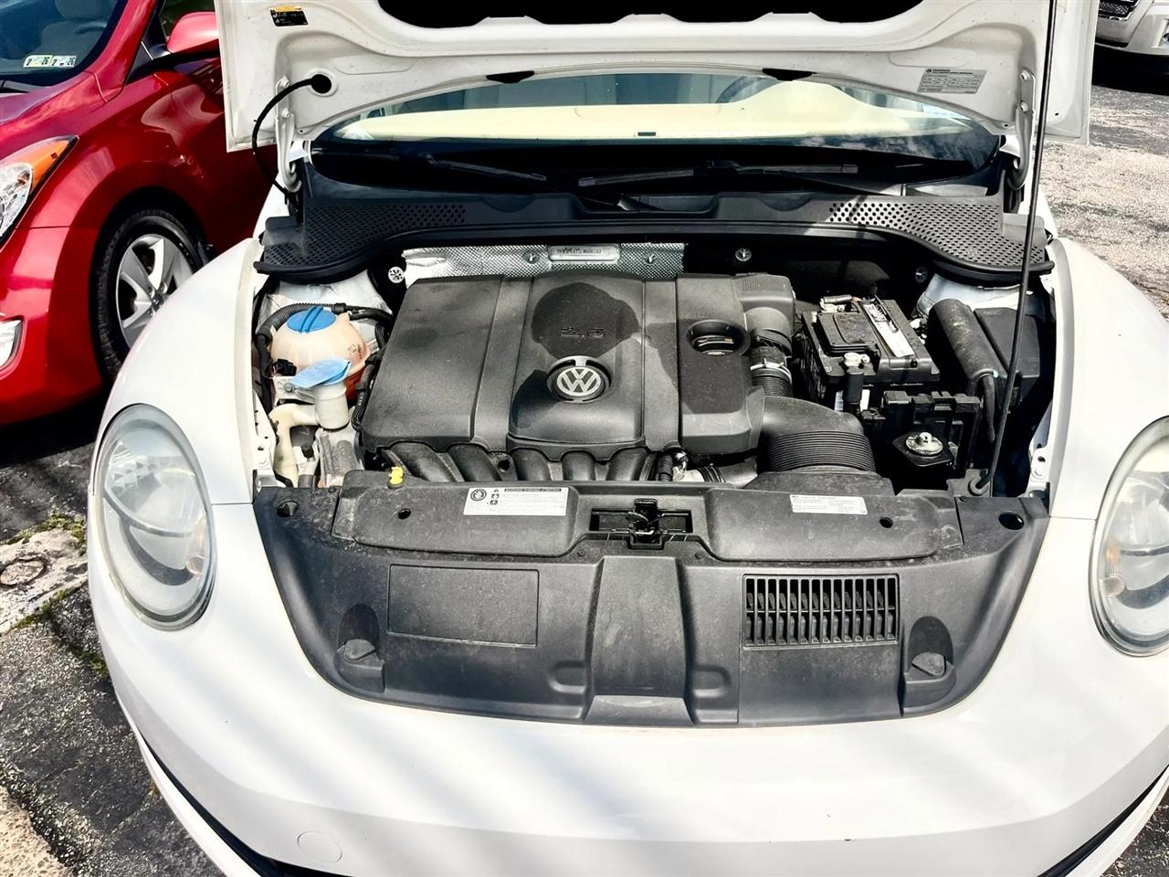 Volkswagen Beetle 2.5L Convertible 2014