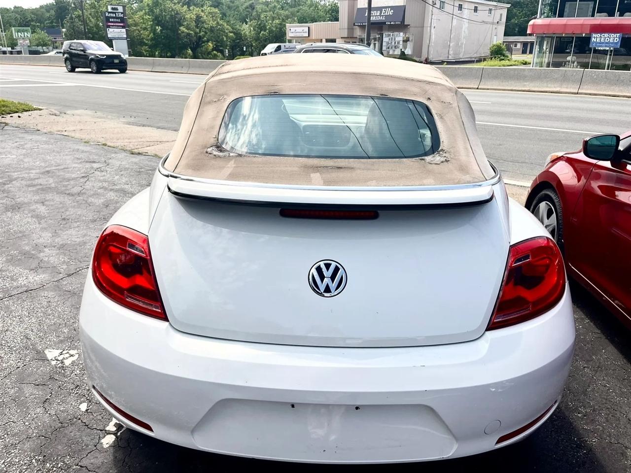 Volkswagen Beetle 2.5L Convertible 2014