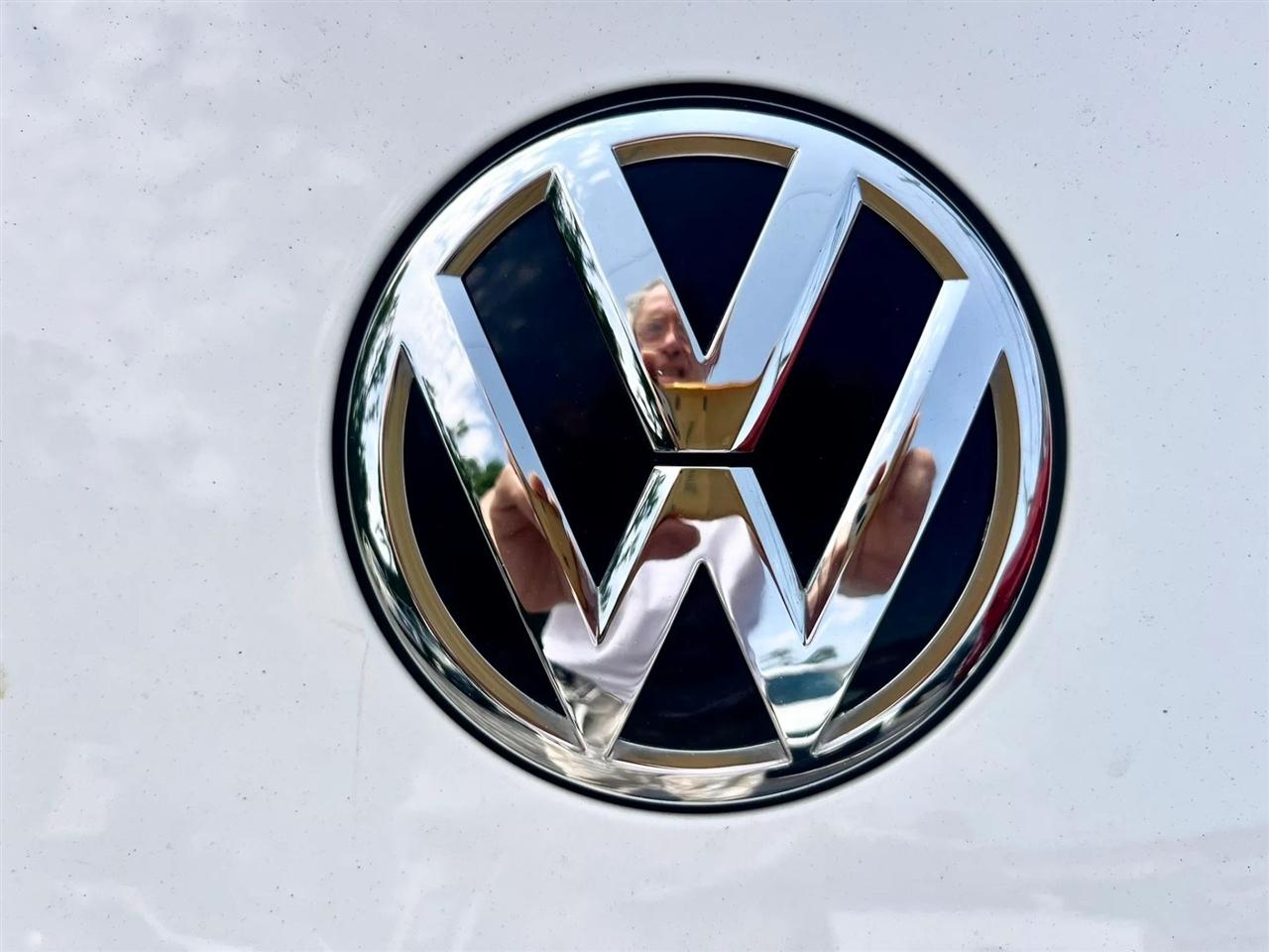 Volkswagen Beetle 2.5L Convertible 2014