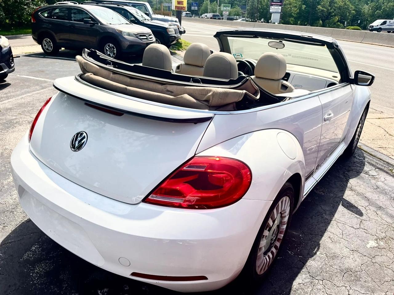 Volkswagen Beetle 2.5L Convertible 2014