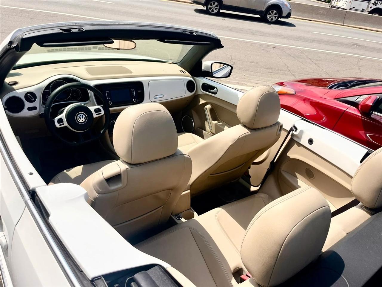 Volkswagen Beetle 2.5L Convertible 2014