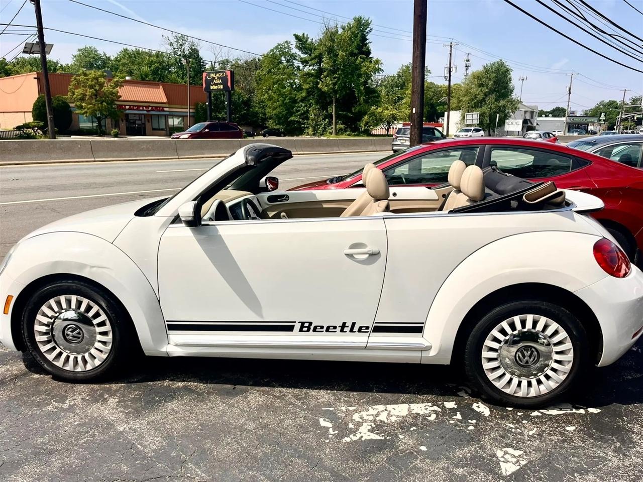 Volkswagen Beetle 2.5L Convertible 2014
