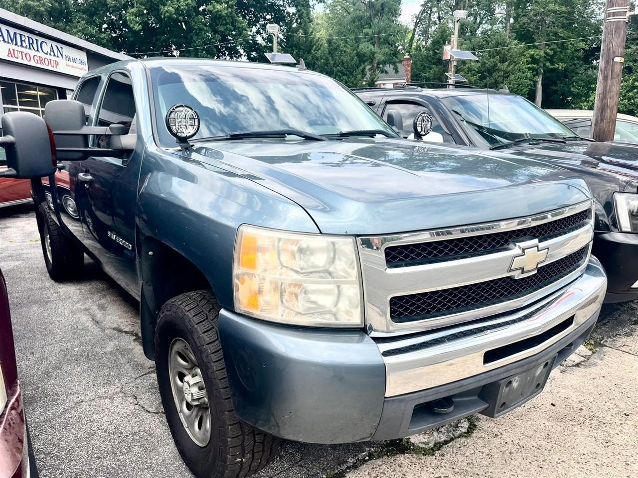 Chevrolet Silverado 1500 LS Crew Cab Short Box 4WD 2011
