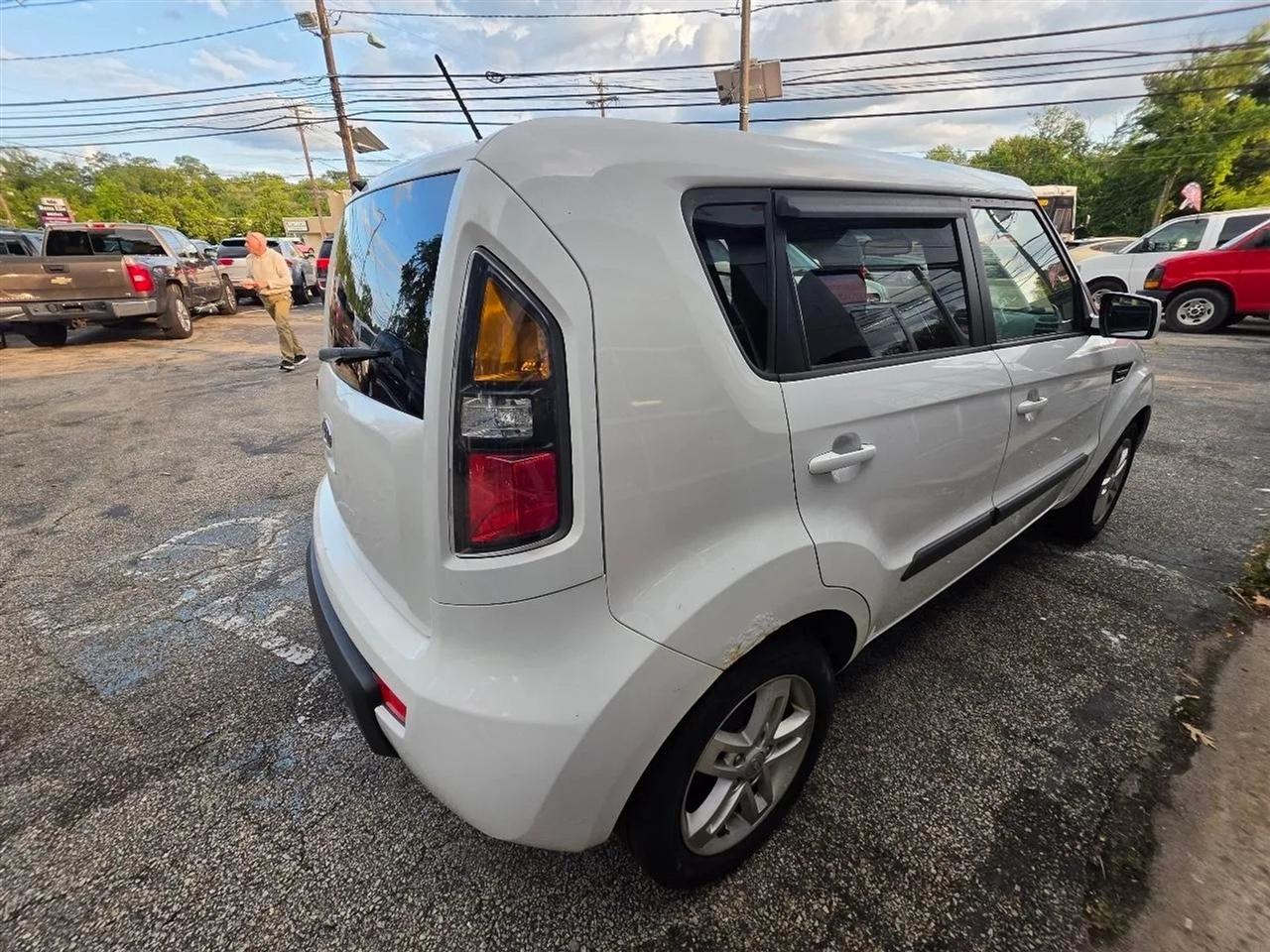 Kia Soul + 2011