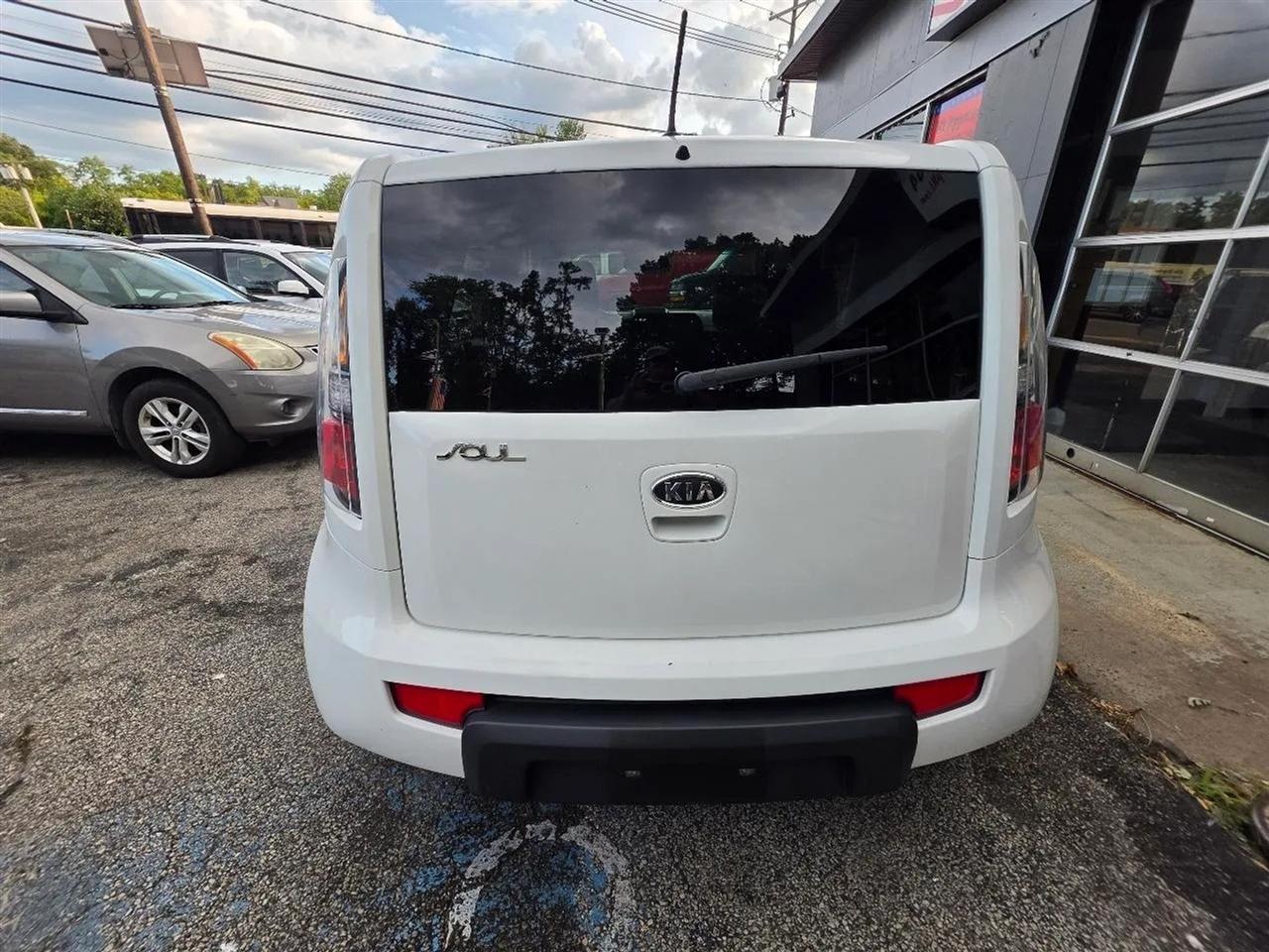 Kia Soul + 2011