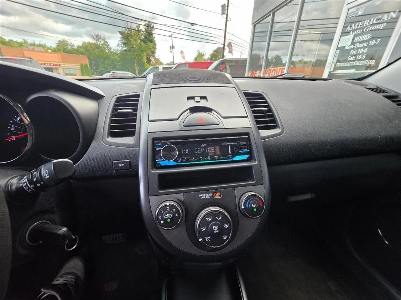 Kia Soul + 2011