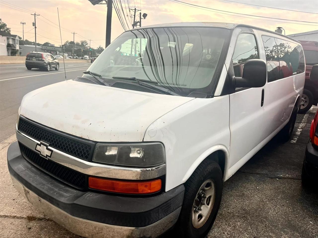 2008 Chevrolet Express LS 3500 Extended