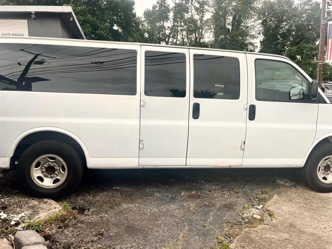 Chevrolet Express LS 3500 Extended 2008