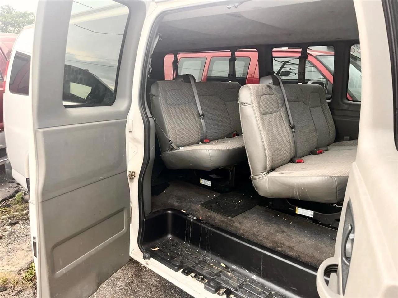 Chevrolet Express LS 3500 Extended 2008