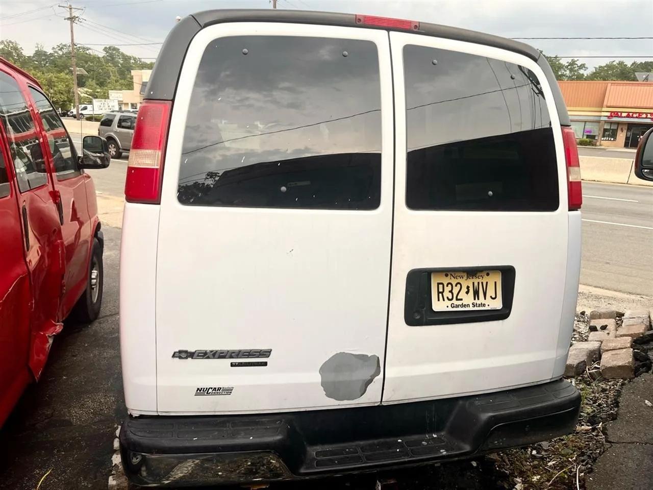 Chevrolet Express LS 3500 Extended 2008