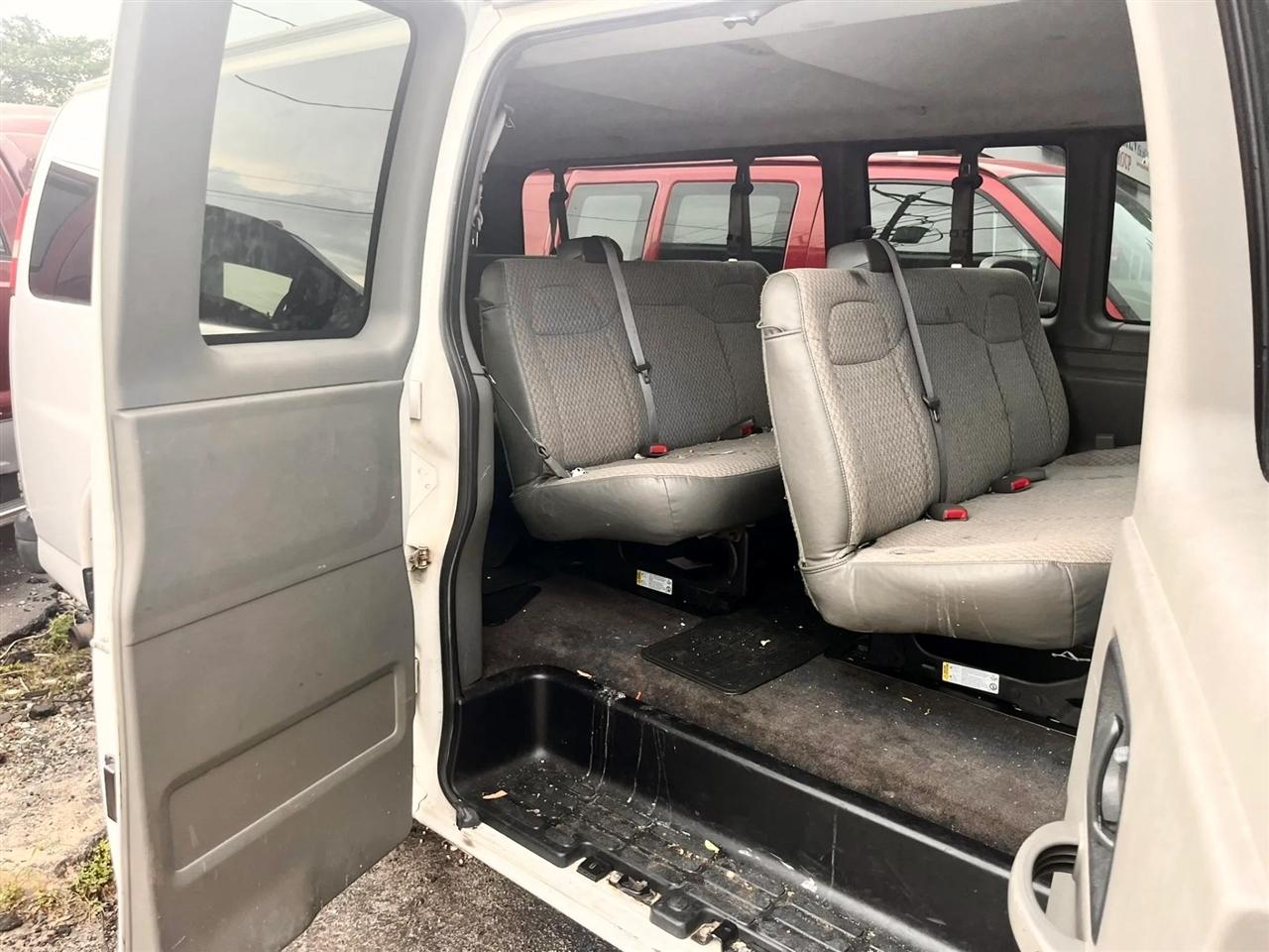Chevrolet Express LS 3500 Extended 2008