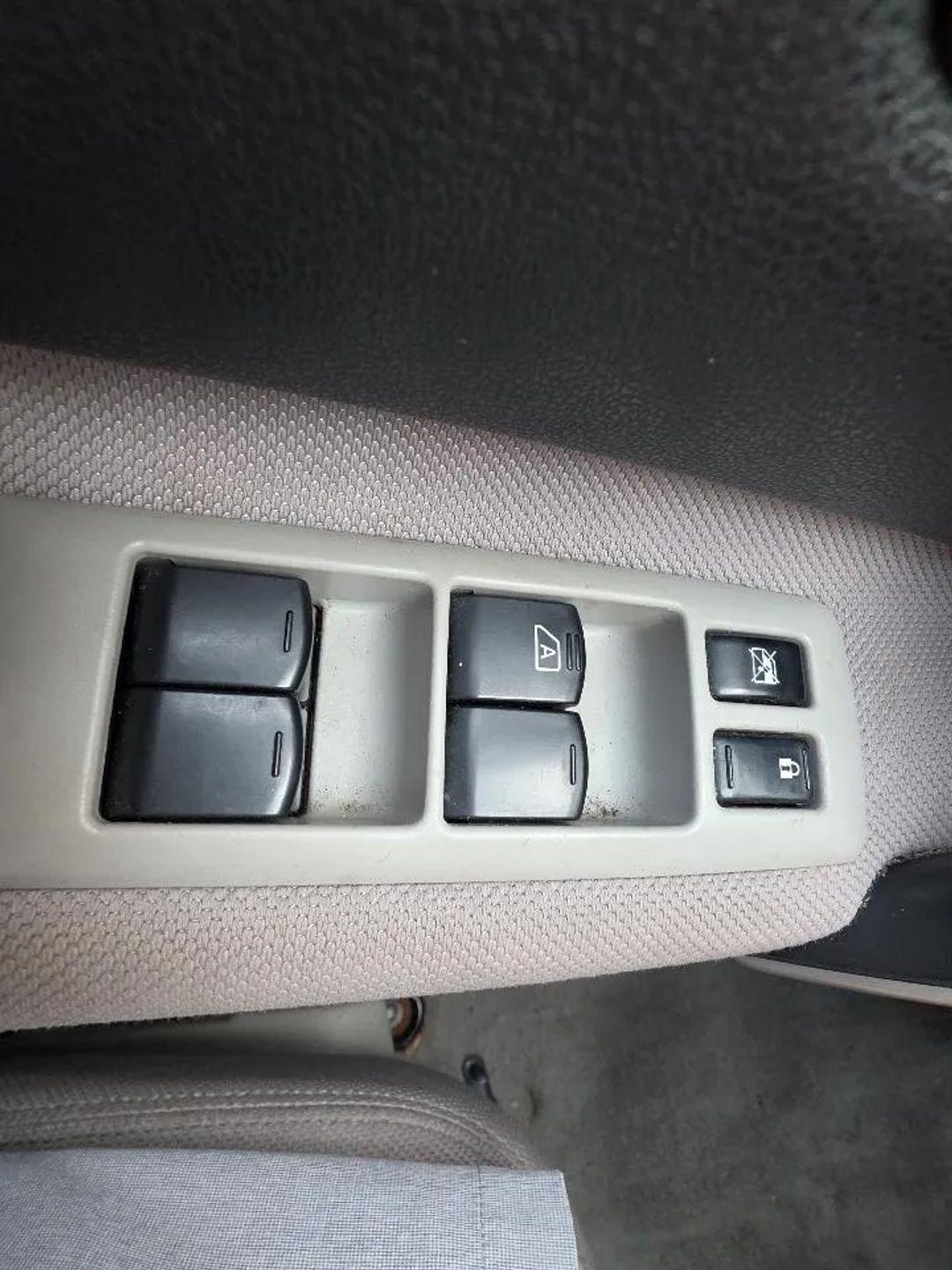 Nissan Rogue SV AWD 2013