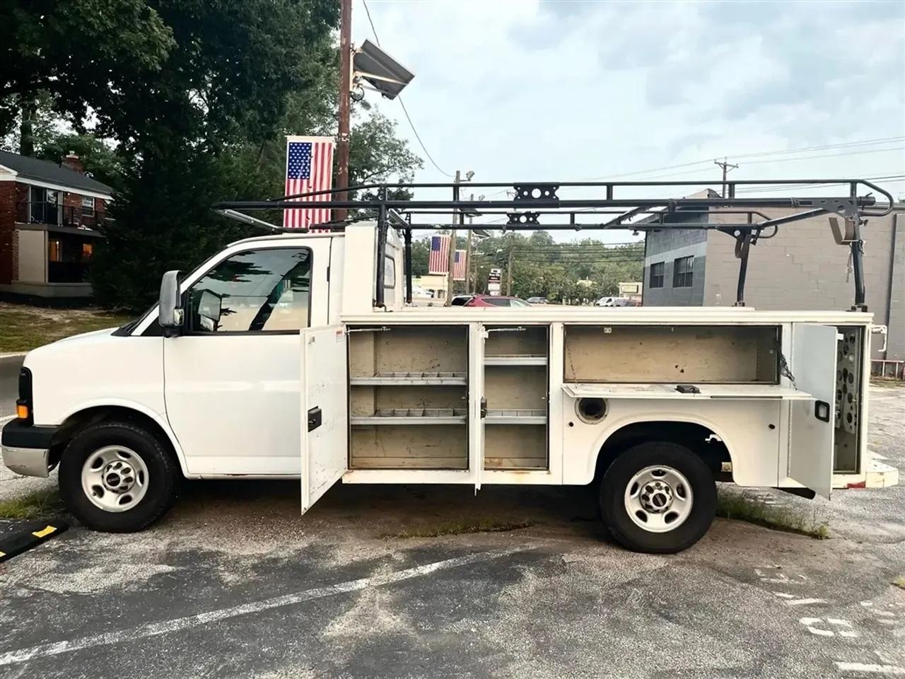 GMC Savana G3500 139 in. 2015