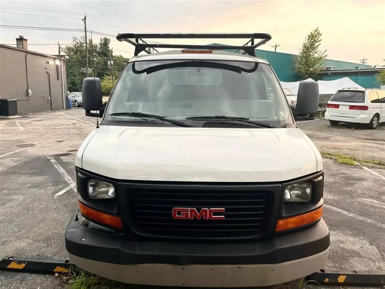 GMC Savana G3500 139 in. 2015