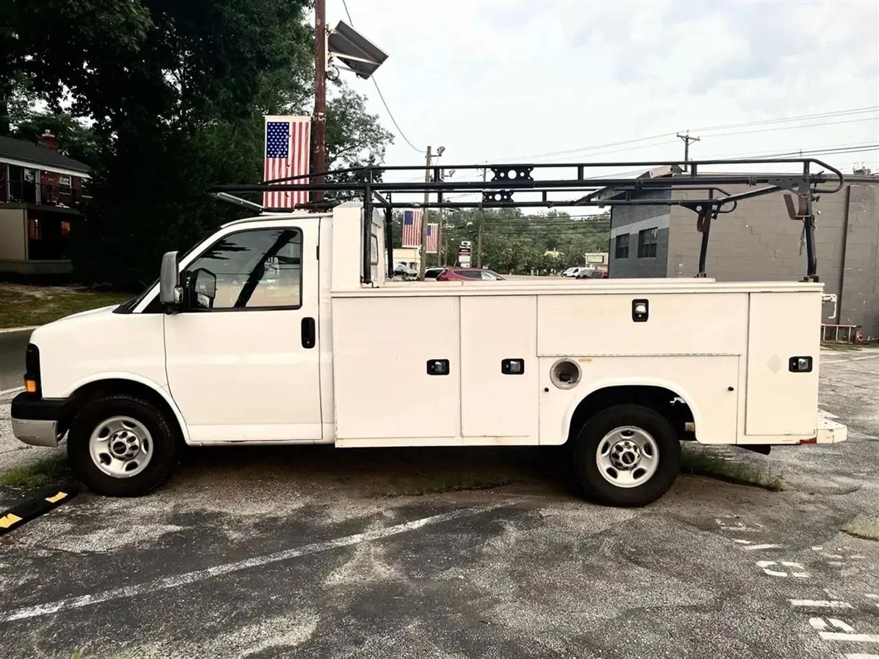 GMC Savana G3500 139 in. 2015