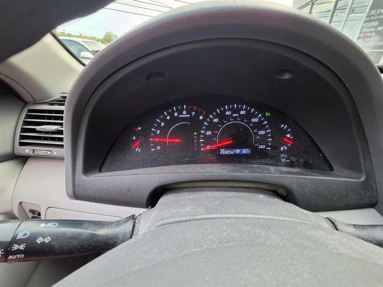 Toyota Camry LE 6-Spd AT 2011