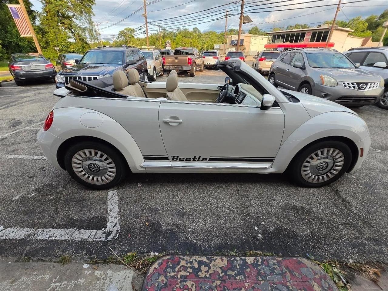 Volkswagen Beetle 2.5L Convertible 2014