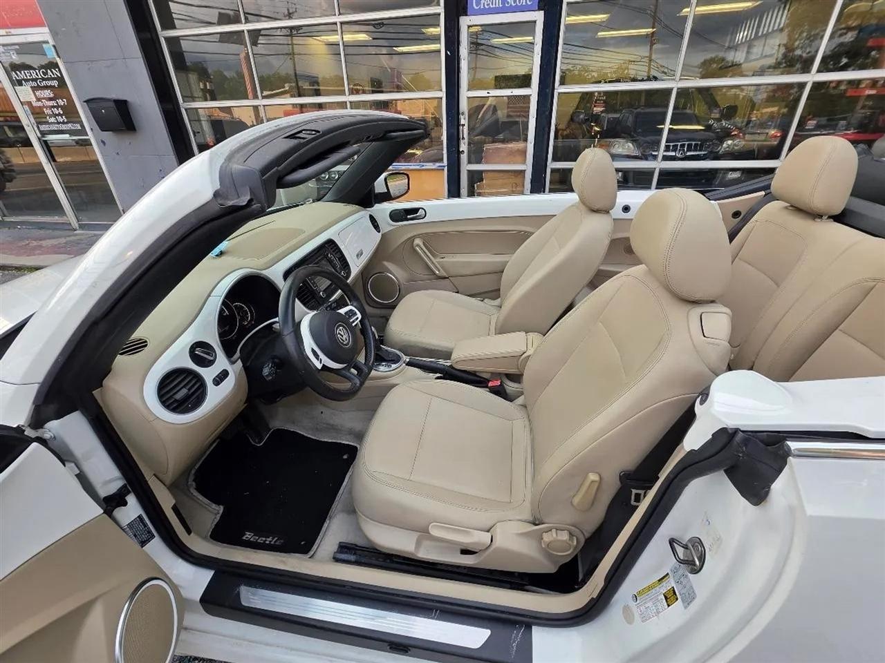 Volkswagen Beetle 2.5L Convertible 2014