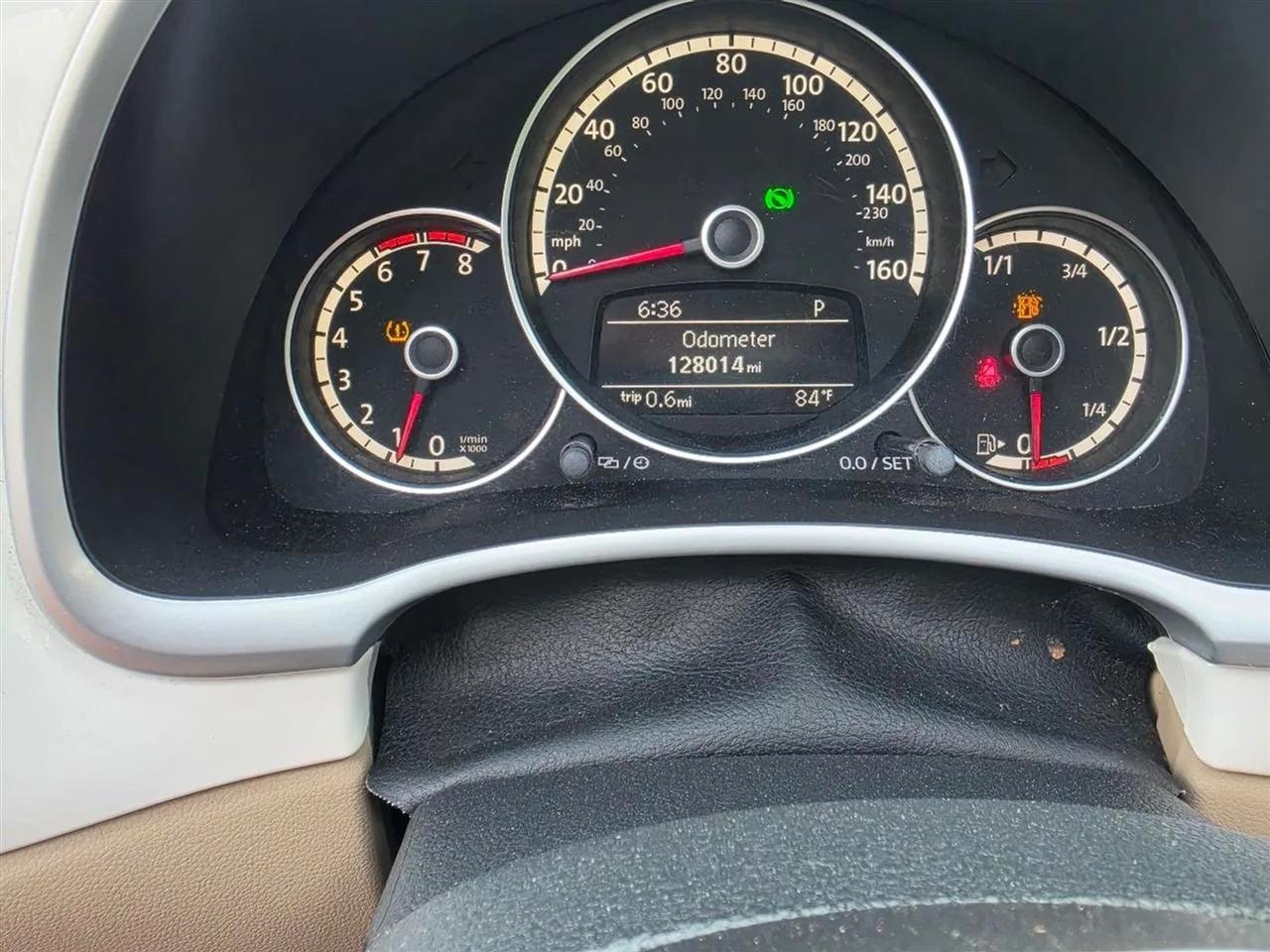 Volkswagen Beetle 2.5L Convertible 2014