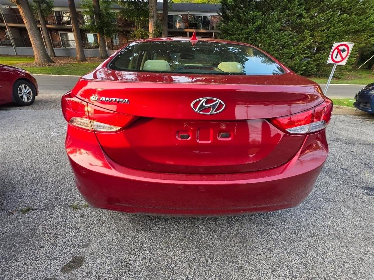 Hyundai Elantra GLS A/T 2012