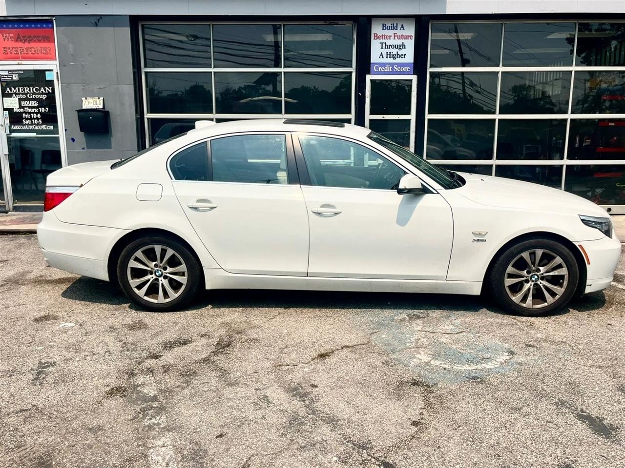 BMW 5-Series 535xi 2010