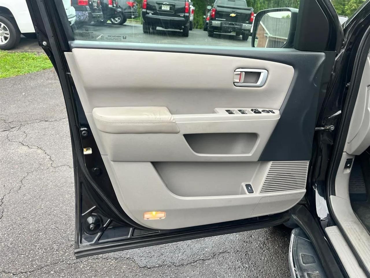 Honda Pilot EX-L 4WD 5-Spd AT with Navigation 2015