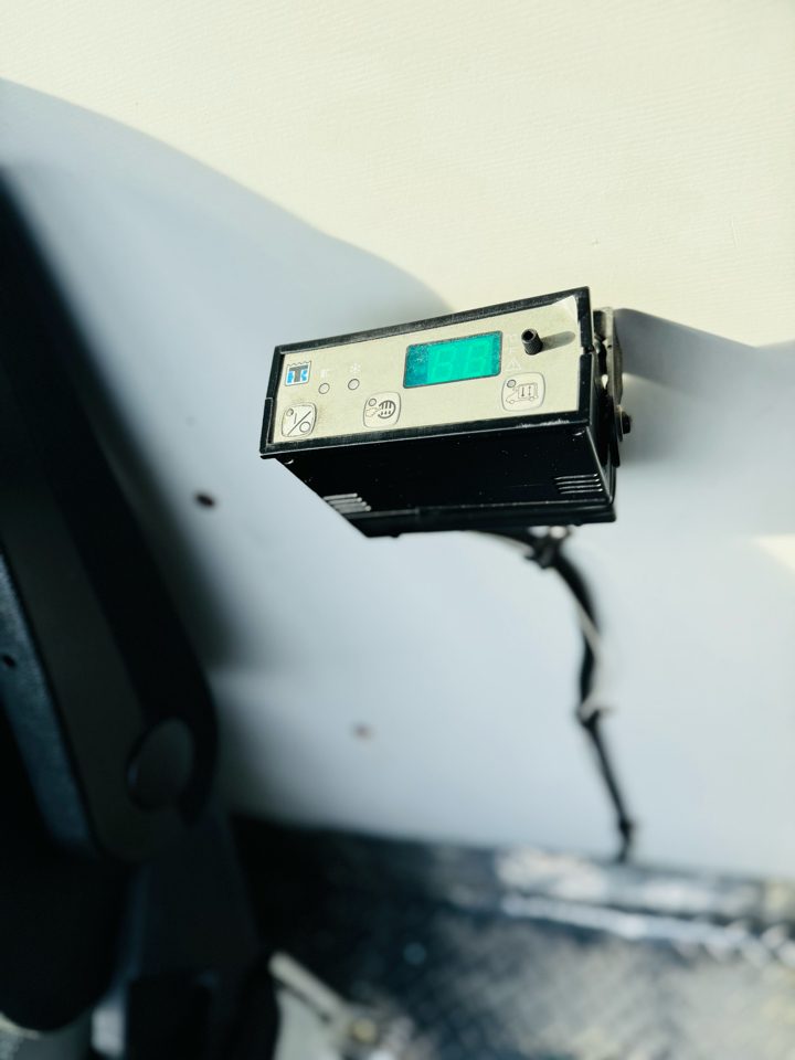 Mercedes-Benz Sprinter 3500 High Roof 170-in. WB EXT 2012