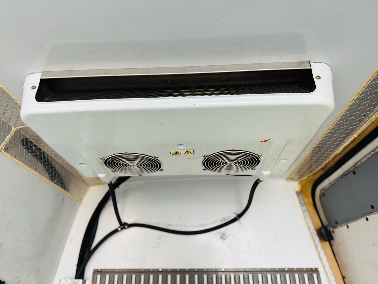 Mercedes-Benz Sprinter 3500 High Roof 170-in. WB EXT 2012