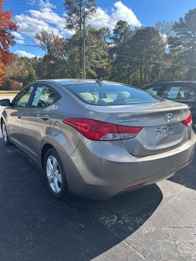 Hyundai Elantra GLS M/T 2013 Hyundai Elantra GLS M/T 2013