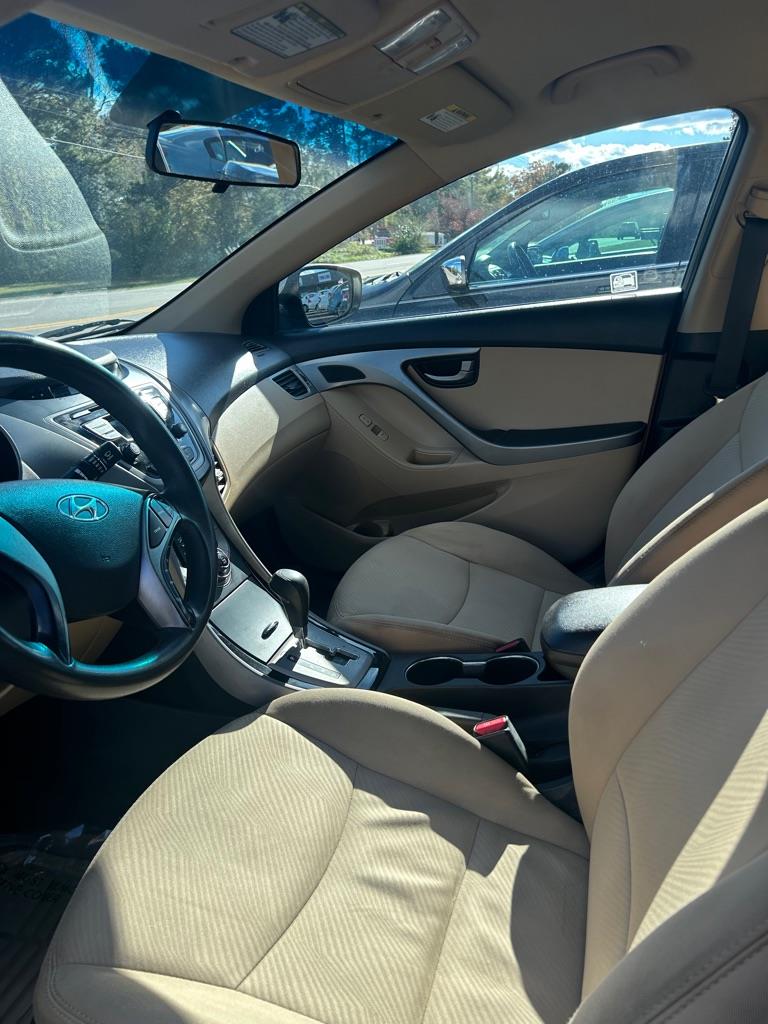 Hyundai Elantra GLS M/T 2013 Hyundai Elantra GLS M/T 2013