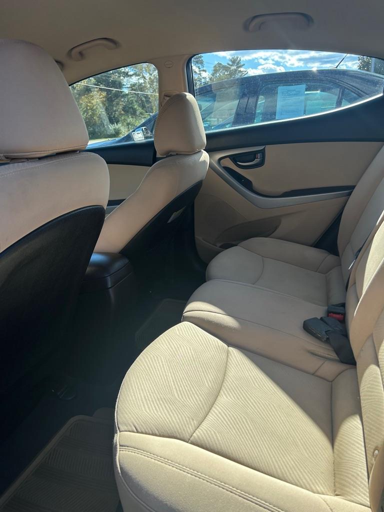 Hyundai Elantra GLS M/T 2013 Hyundai Elantra GLS M/T 2013