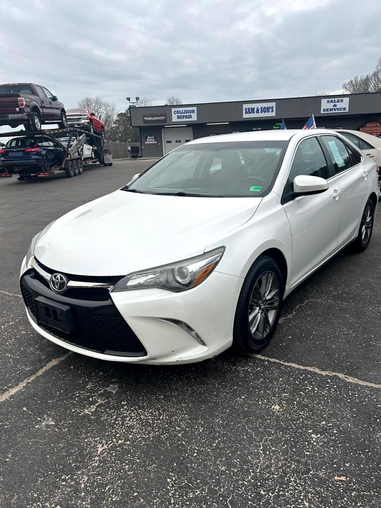 2016 Toyota Camry Special Edition's photo