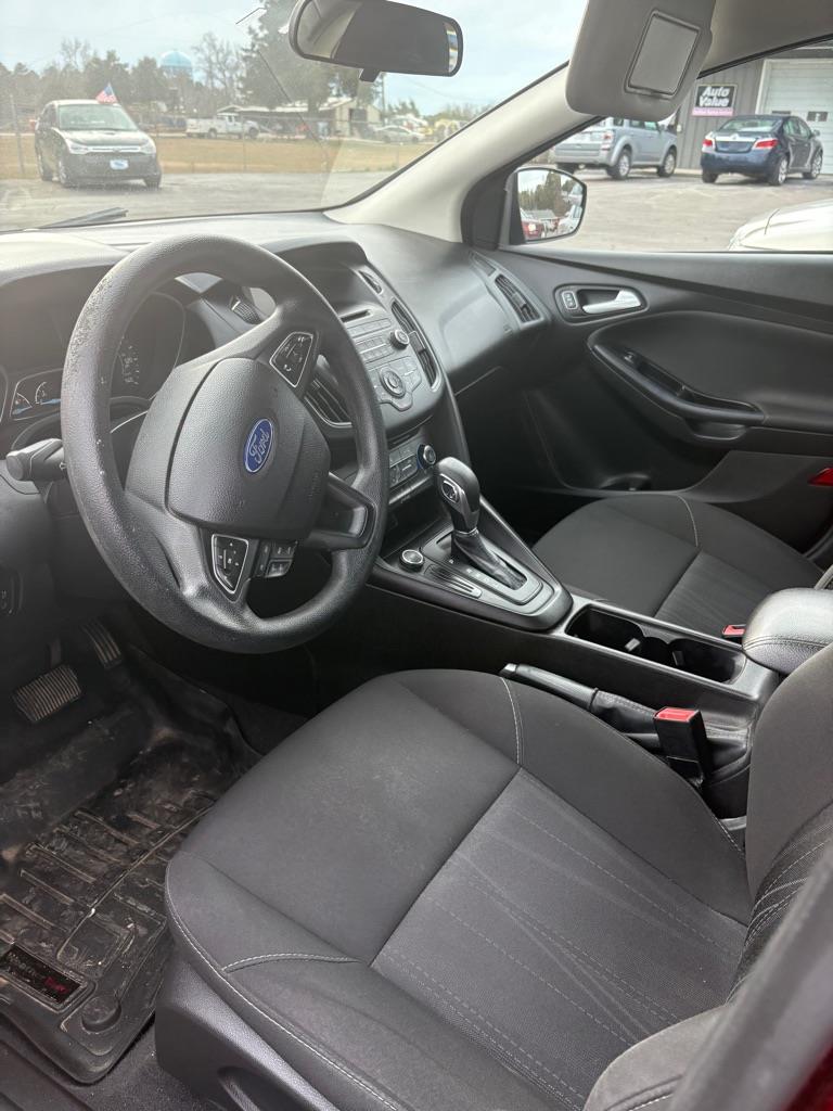 Ford Focus SE Sedan 2017