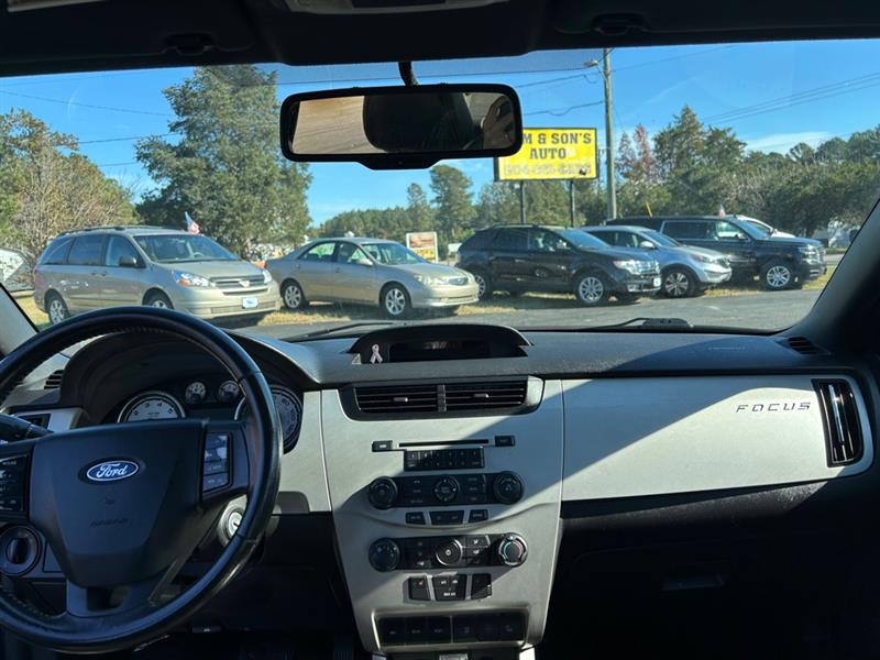 Ford Focus SE Sedan 2008