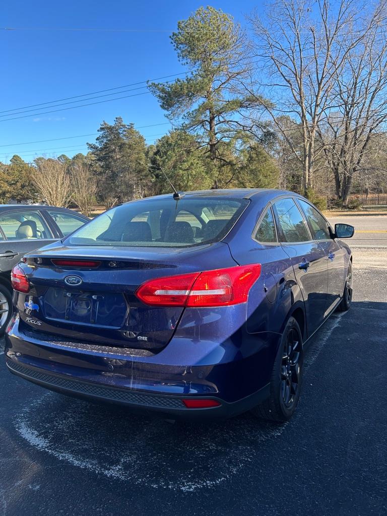 Ford Focus SE Sedan 2016